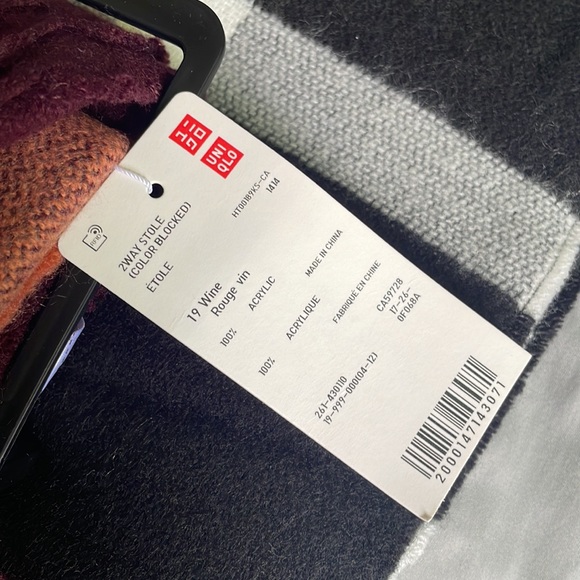 Uniqlo scarf - Picture 2 of 2